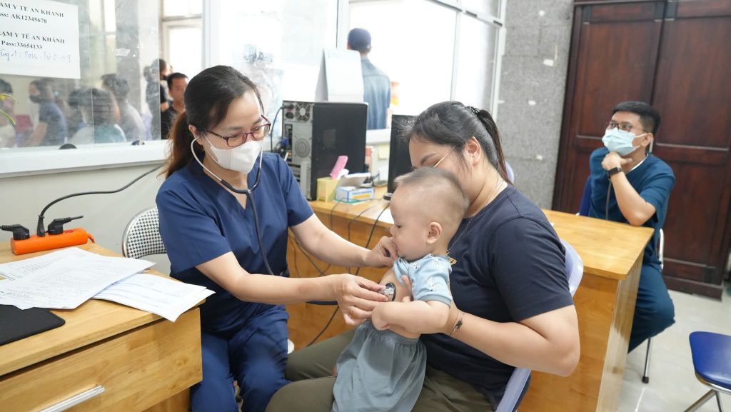 Xã An Khánh khám sức khỏe cho trẻ em dưới 6 tuổi lồng ghép tiêm chủng định kỳ